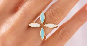 Inel Îndrăzneț: Culoare și Design Geometric!