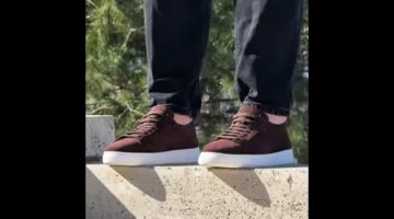 Începe sezonul cu o pereche stilată de ghete din piele întoarsă